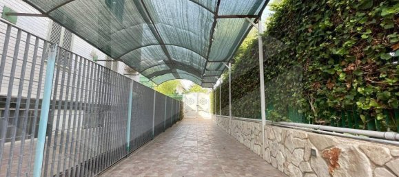 5 rooms Apartment in Manfredonia, Italy No. 17754 8