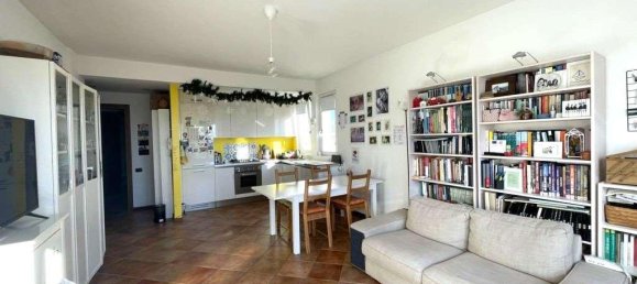 3-salle Appartement à Binago, Italy No. 11589 2