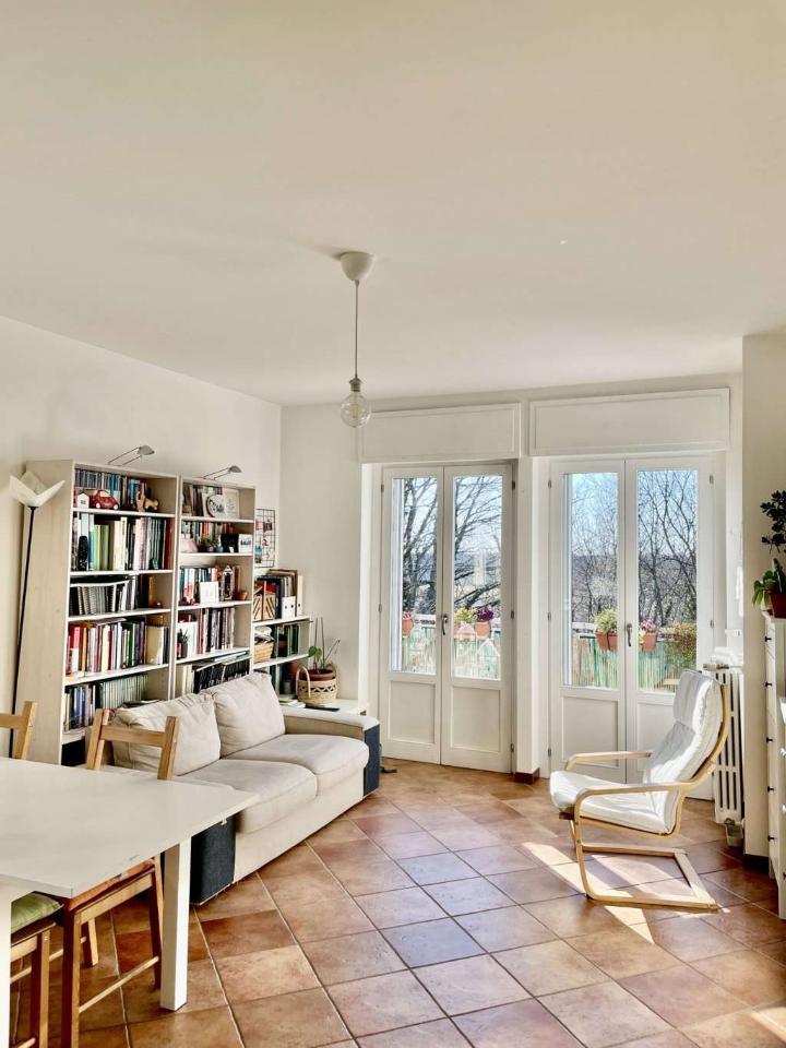 3-salle Appartement à Binago, Italy No. 11589