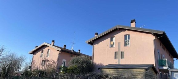 3-salle Appartement à Binago, Italy No. 11589 9