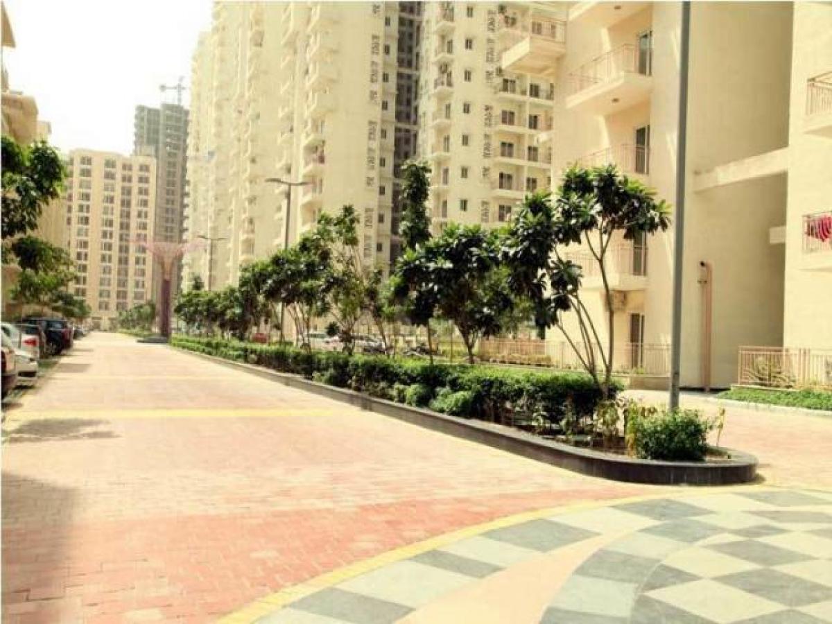 Casa de 3 dormitorios en Noida, India No. 18312