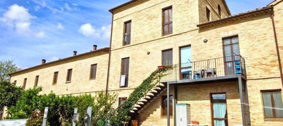 Apartamento de 3 divisões em Monte Roberto, Italy N.º 300321 7