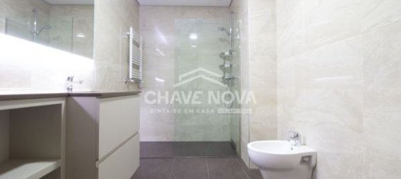 2 Schlafzimmer Wohnung in Porto, Portugal, Nr. 97847 8