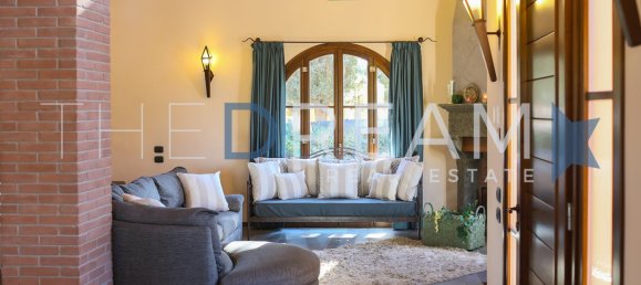 4 bedrooms Villa in Peccioli, Italy No. 160128 17