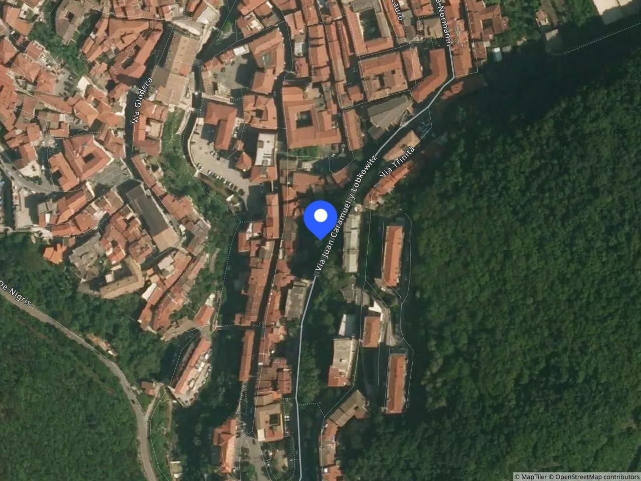 7 bedrooms Apartment in Campagna, Italy No. 225048