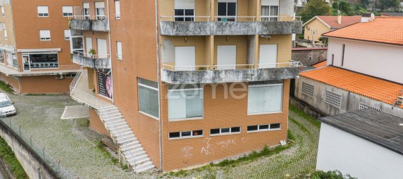 39m² Commercial property in Sobreira, Portugal No. 50558 6