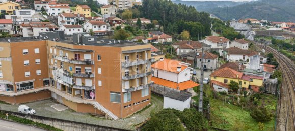 39m² Commercial property in Sobreira, Portugal No. 50558 3