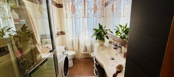 Квартира с 2 комнатами в Монца, Италия № 13701 28