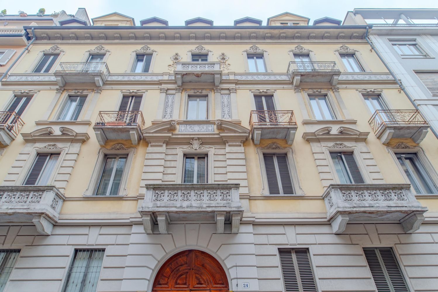 3 rooms Apartment in Turin, Italy No. 186161