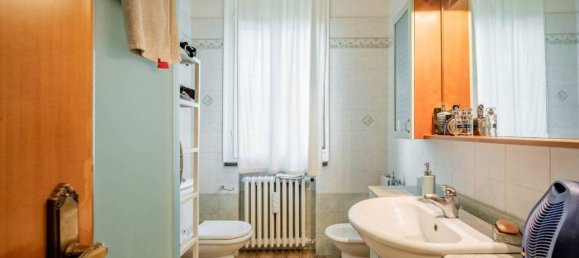 Apartamento de 4 habitaciónes en Reggio Emilia, Italy No. 26389 11