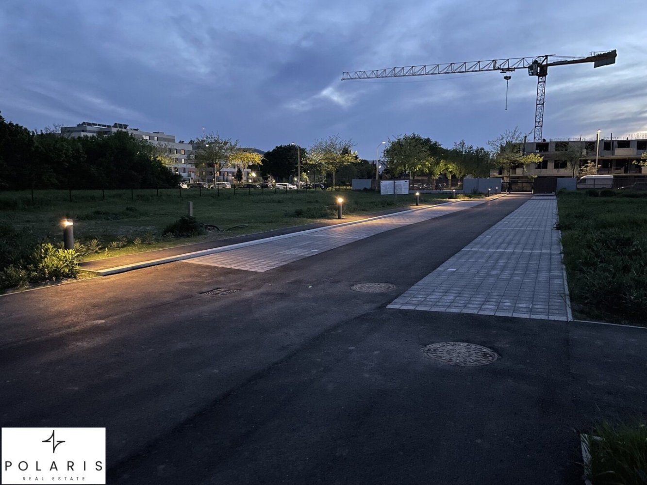  Land in Vienna, Austria No. 197047