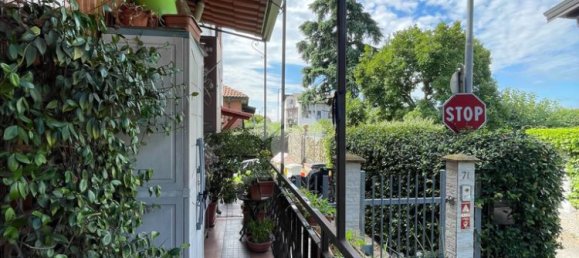 1 bedroom Apartment in Monza, Italy No. 298393 2