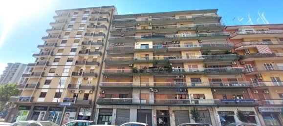 4 bedrooms Apartment in Taranto, Italy No. 342654 4