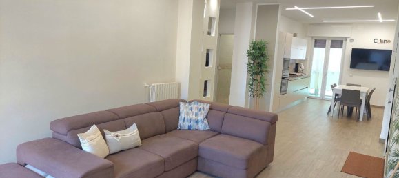 4 bedrooms Apartment in Taranto, Italy No. 342654 9