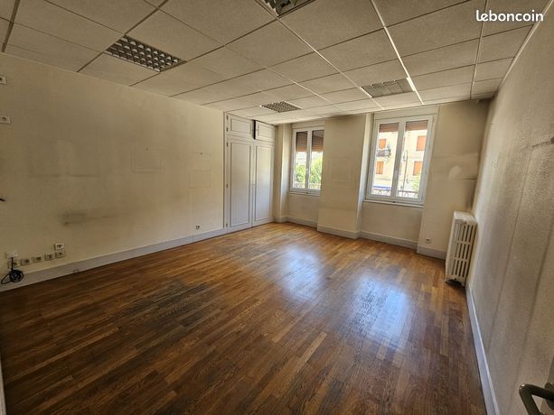 Escritório em Saint-Claude, France 260 m² N.º 308362
