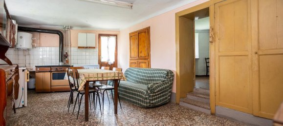 5 rooms House in Frassino, Italy No. 104821 4