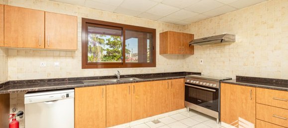 4 bedrooms Townhouse in Jumeirah Islands, UAE No. 15720 2