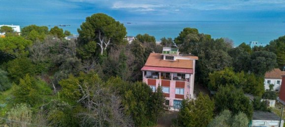 11-Zimmer Villa in Falconara Marittima, Italy, Nr. 107414 5