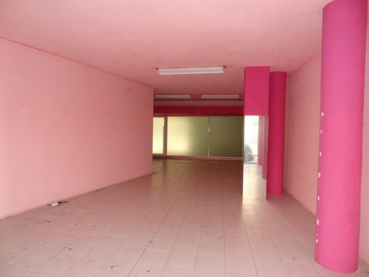 100m² Commercial property in Povoa de Varzim, Portugal No. 81631