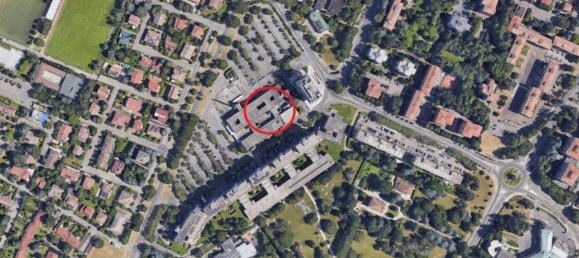 114m² Commercial property in Reggio Emilia, Italy No. 31431 5