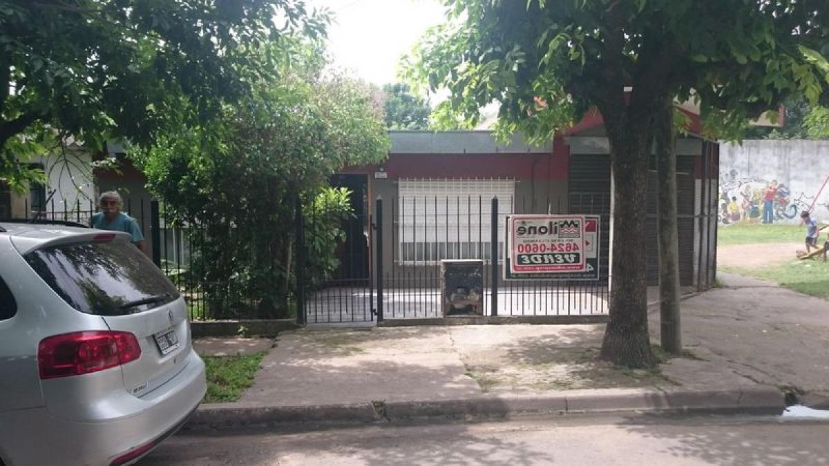 2 bedrooms House in Ituzaingo, Argentina No. 18579