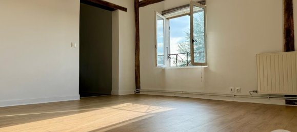 5 bedrooms House in Saussay, France No. 266114 9