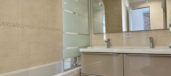 5 bedrooms House in Saussay, France No. 266114 20