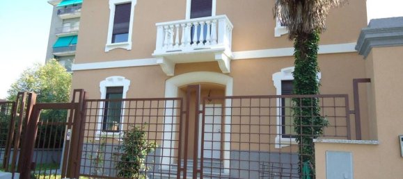 Villa T3 em Gallarate, Italy N.º 92047 2
