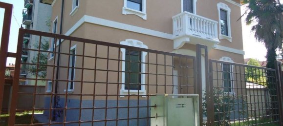 Villa T3 em Gallarate, Italy N.º 92047 3