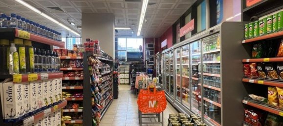 220m² Commercial property in Istanbul, Turkey No. 33891 3