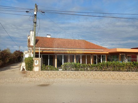 75m² Building in Sesimbra, Portugal No. 63342