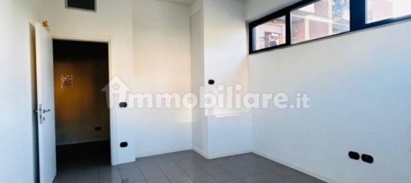 5 rooms Commercial property in Perugia, Italy No. 350697 2