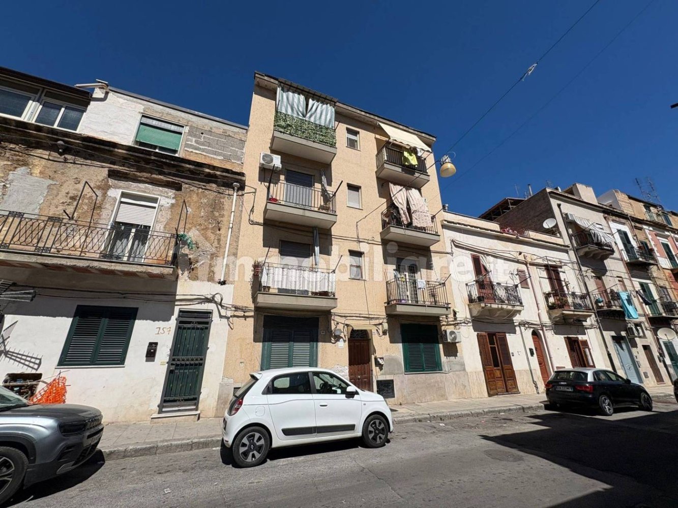 2 bedrooms Apartment in Palermo, Italy No. 335140