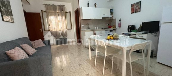 2 bedrooms Apartment in Palermo, Italy No. 335140 3