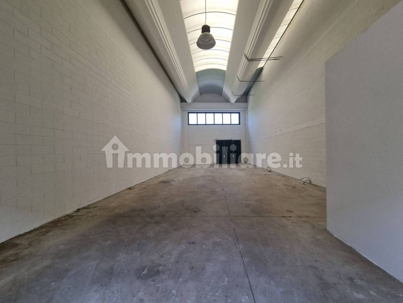 1 room Warehouse in Olgiate Comasco, Italy No. 165205