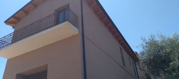 6 rooms House in Penna Sant'Andrea, Italy No. 254177 2