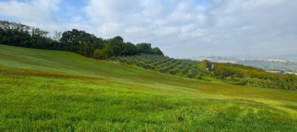 Дом с 10 комнатами в Монтоттоне, Италия № 203845 19