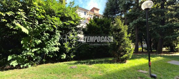 3-salle Appartement à Milan, Italy No. 305106 4