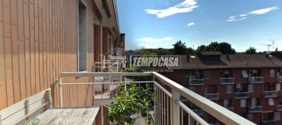3-salle Appartement à Milan, Italy No. 305106 8