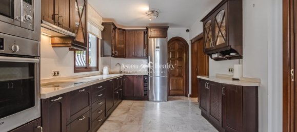 5 bedrooms House in Adeje, Spain No. 27343 16