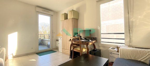 Studio in Draveil, France, Nr. 144405 3