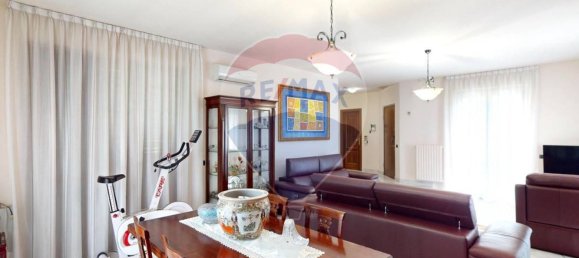 3 bedrooms Villa in Caronno Pertusella, Italy No. 270511 22