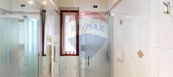 3 bedrooms Villa in Caronno Pertusella, Italy No. 270511 31