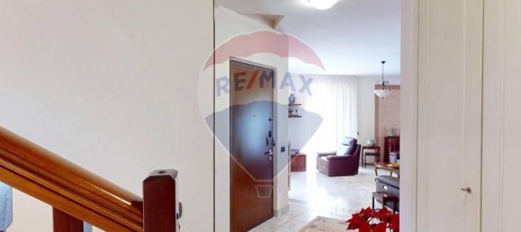 3 bedrooms Villa in Caronno Pertusella, Italy No. 270511 7