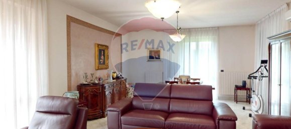 3 bedrooms Villa in Caronno Pertusella, Italy No. 270511 21