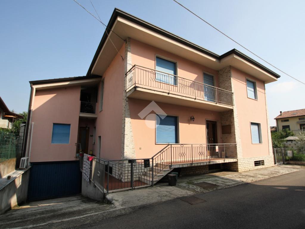 4 bedrooms Villa in Rezzato, Italy No. 378826