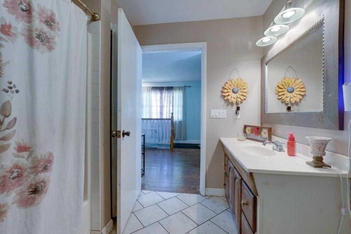 Casa de 4 dormitorios en Oak Grove, USA No. 388574