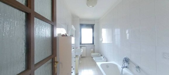 2 bedrooms Apartment in Rivoli, Italy No. 278037 4