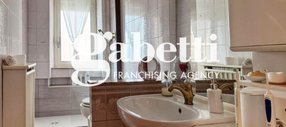 2 rooms Apartment in Rome, Italy No. 195388 18