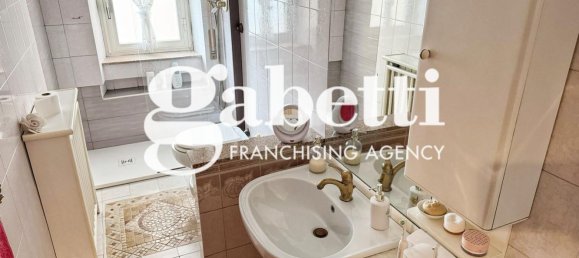 2 rooms Apartment in Rome, Italy No. 195388 16